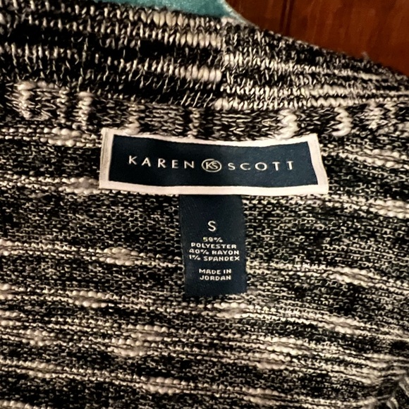 Cardigan - Picture 2 of 5